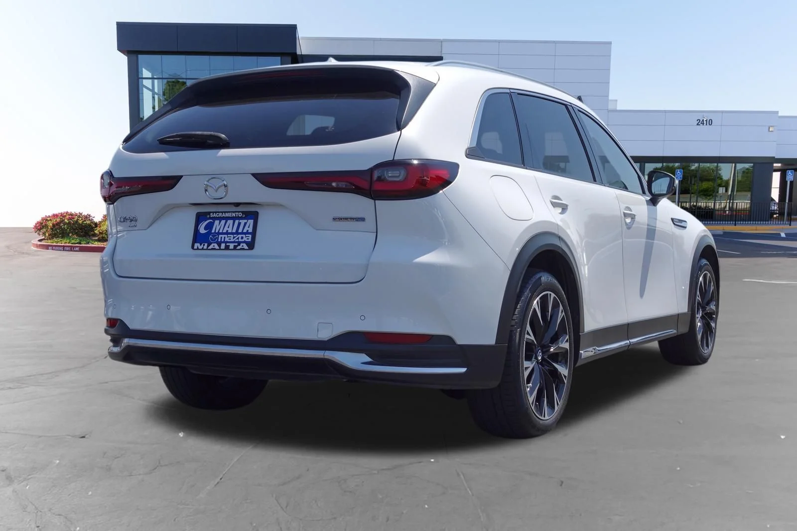 Certified Used 2024 Rhodium White Premium Mazda Premium image 4