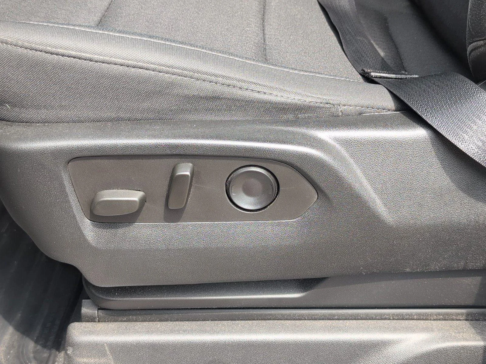 Used 2022 Summit White Chevrolet LT image 18