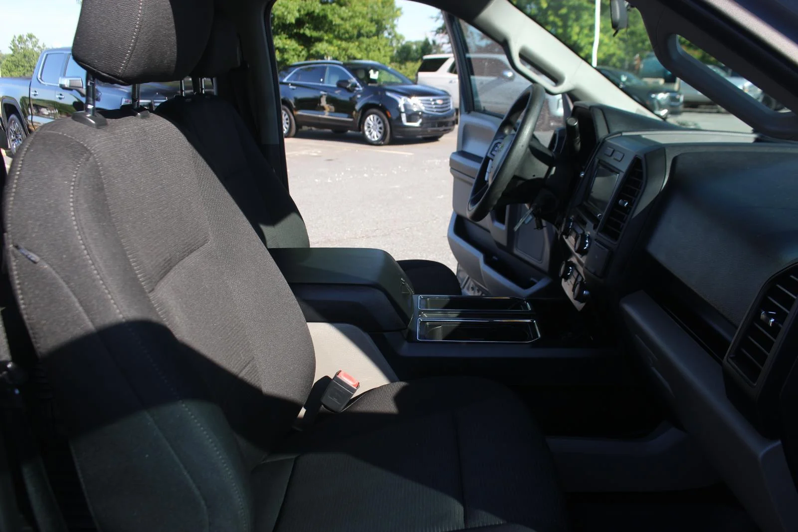 Used 2020 Grey Ford XL image 33