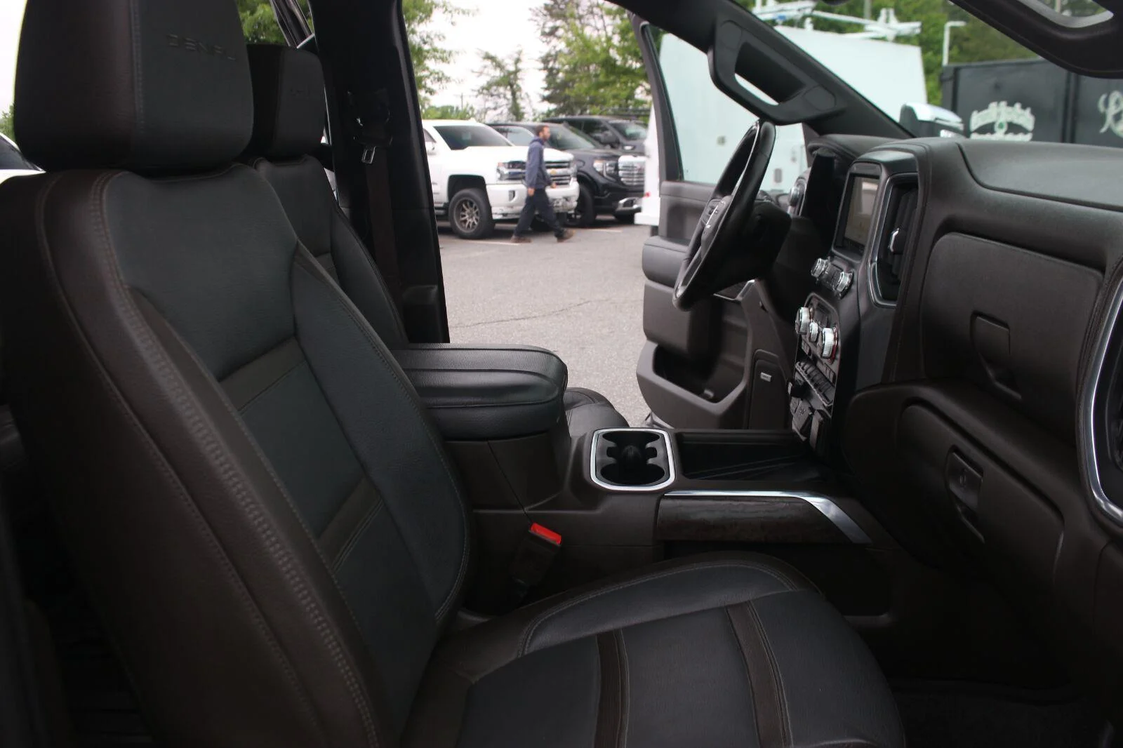 Used 2023 Ebony Twilight Metallic GMC Denali image 39
