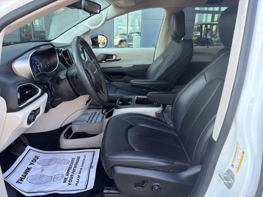 Used 2024 White Chrysler Touring L image 12