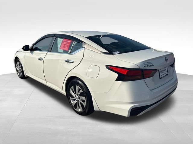 Used 2024 White Nissan 2.5 S image 4