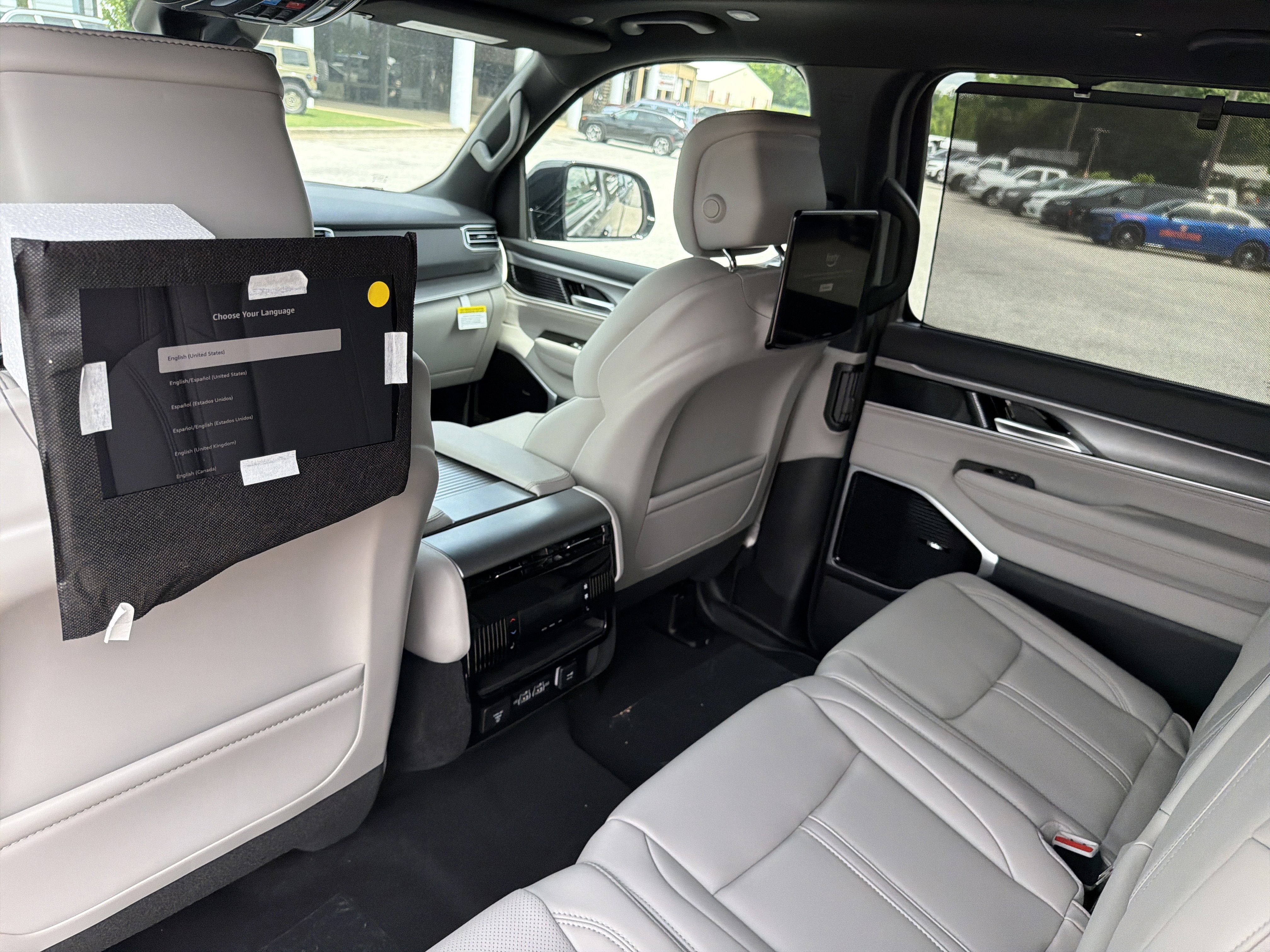 New 2026 Baltic-Gray Metallic Clear-Coat Exterior Paint Jeep Limited Reserve image 23