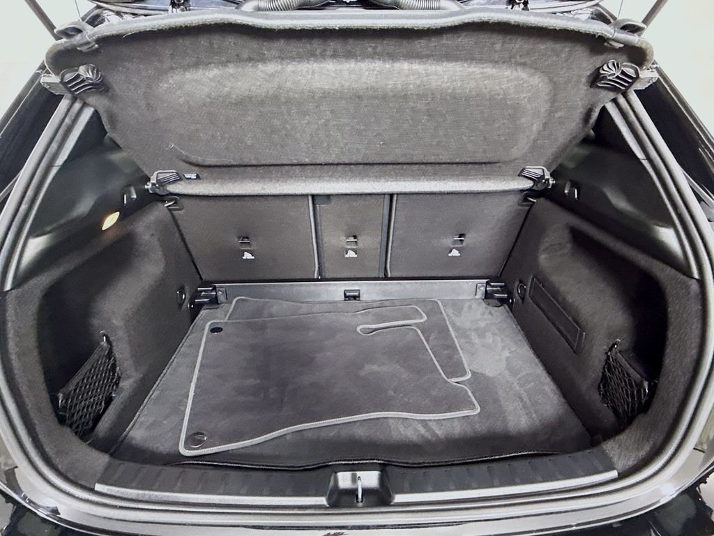 Used 2022 Black Mercedes-Benz GLA 250 image 27