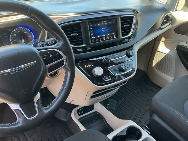 Used 2020 Blue Chrysler LX image 24