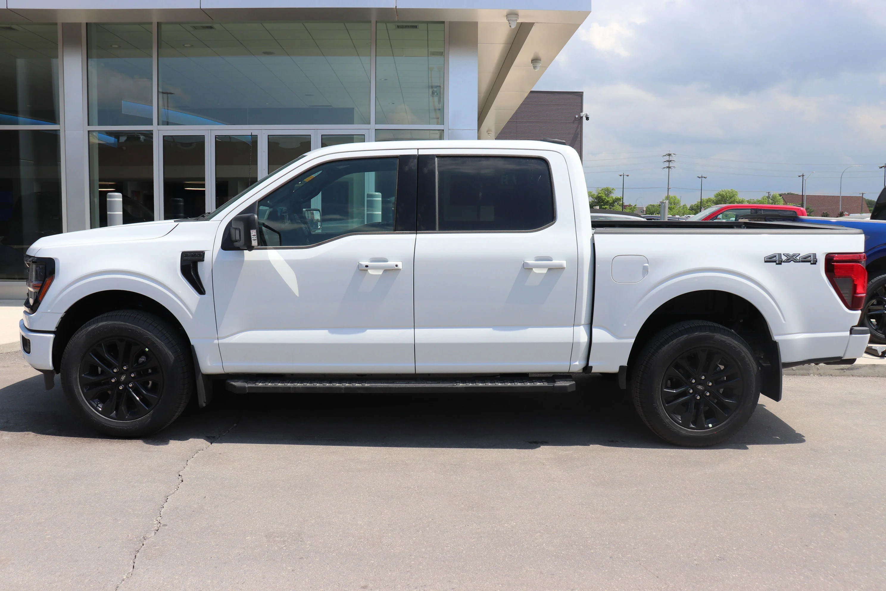 New 2026 OXFORD WHITE Ford XLT image 3