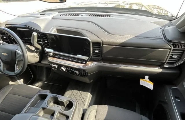 Used 2025 Black Chevrolet LT image 18