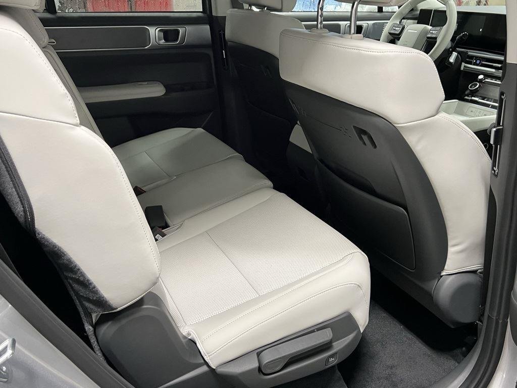 New 2025 Shimmering Silver Hyundai SEL AWD image 26