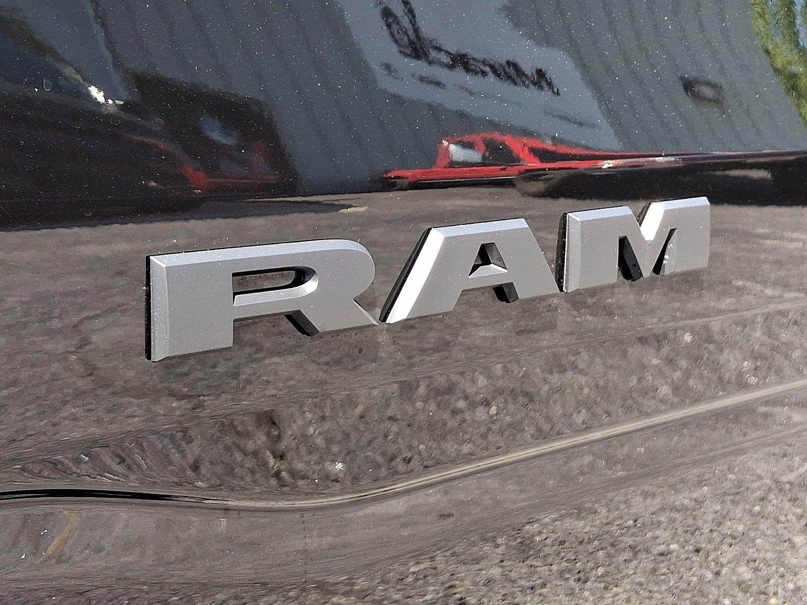 New 2026 Diamond Black Crystal Pearl-Coat Exterior Paint RAM Big Horn image 18