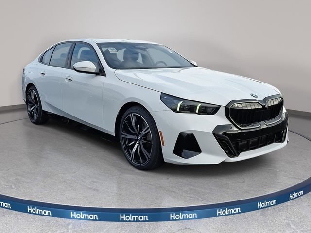 Certified Used 2026 Alpine White BMW 530i xDrive image 3