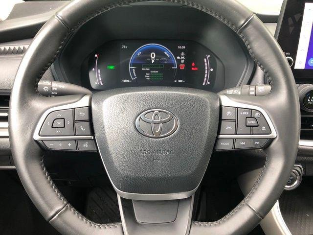 Certified Used 2024 WIND CHILL PEARL Toyota  image 25