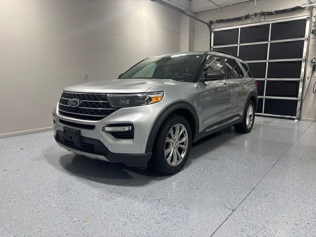 Used 2020 Silver Ford XLT image 2