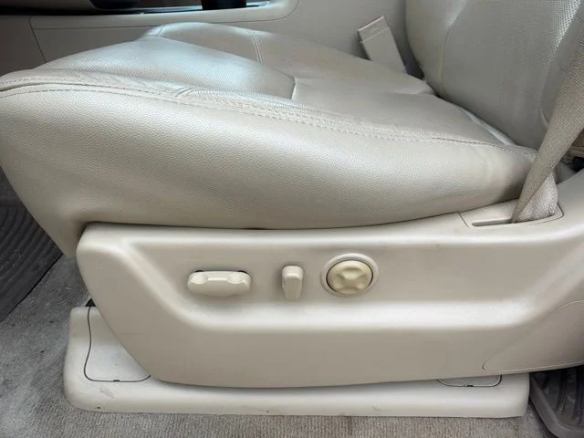 Used 2013 Black GMC SLT image 11