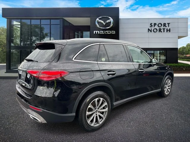 Used 2024  Mercedes-Benz GLC 300 image 3
