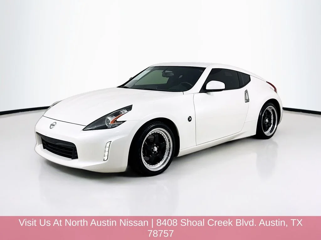 Used 2020 White Nissan Base image 3