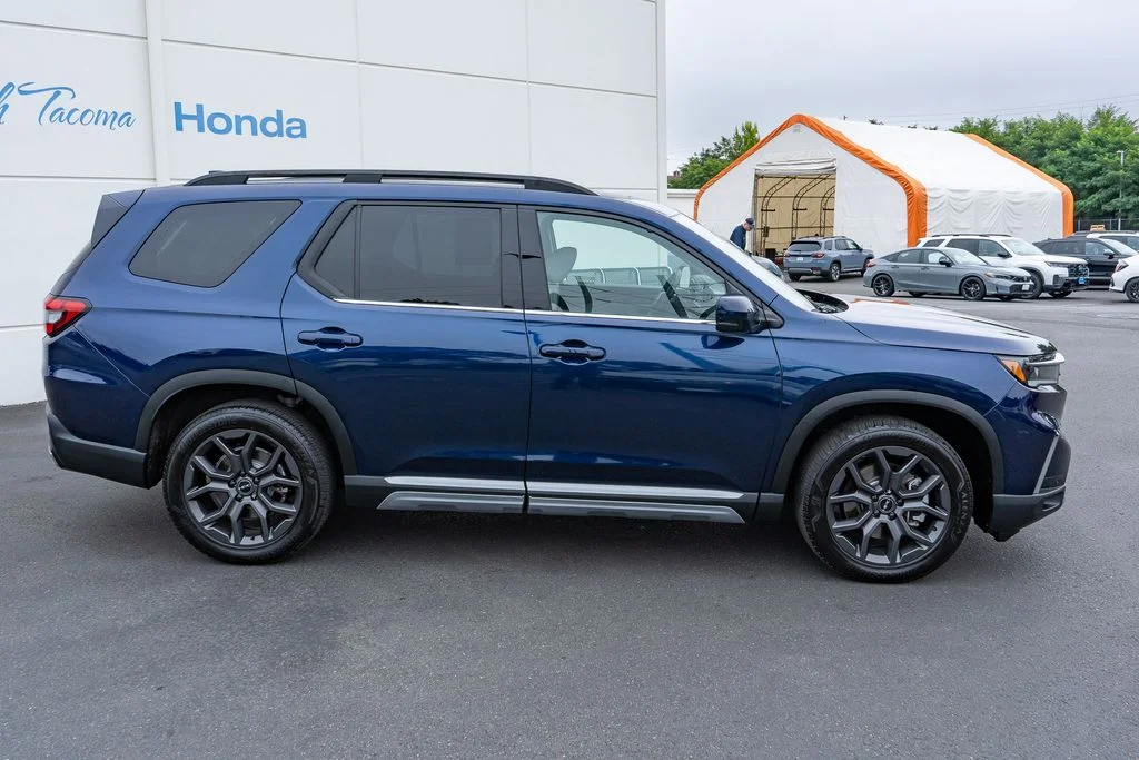 Certified Used 2024 Obsidian Blue Pearl Honda AWD TRG image 16