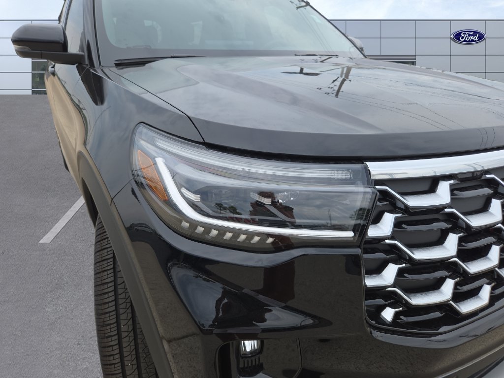 New 2027 Agate Black Metallic Ford Platinum™ image 33