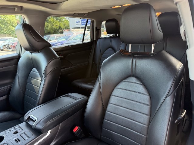 Used 2023 Gray Toyota XLE image 22