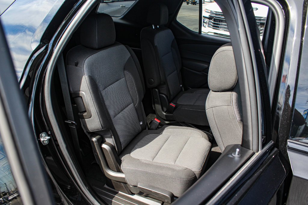 Used 2023 MOSAIC BLACK METALLIC Chevrolet LT Cloth image 24
