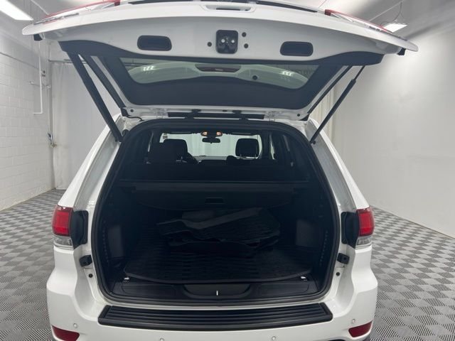 Used 2021 White Jeep Laredo E image 8