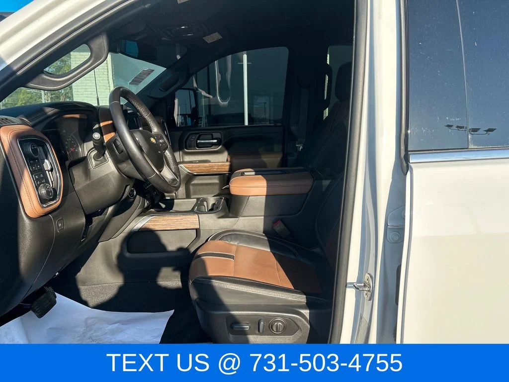 Used 2022 White Chevrolet High Country image 9