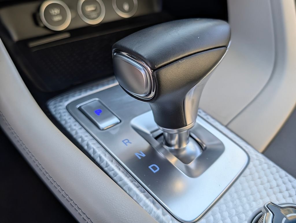 2023 GENESIS G70 Standard - Photo 28