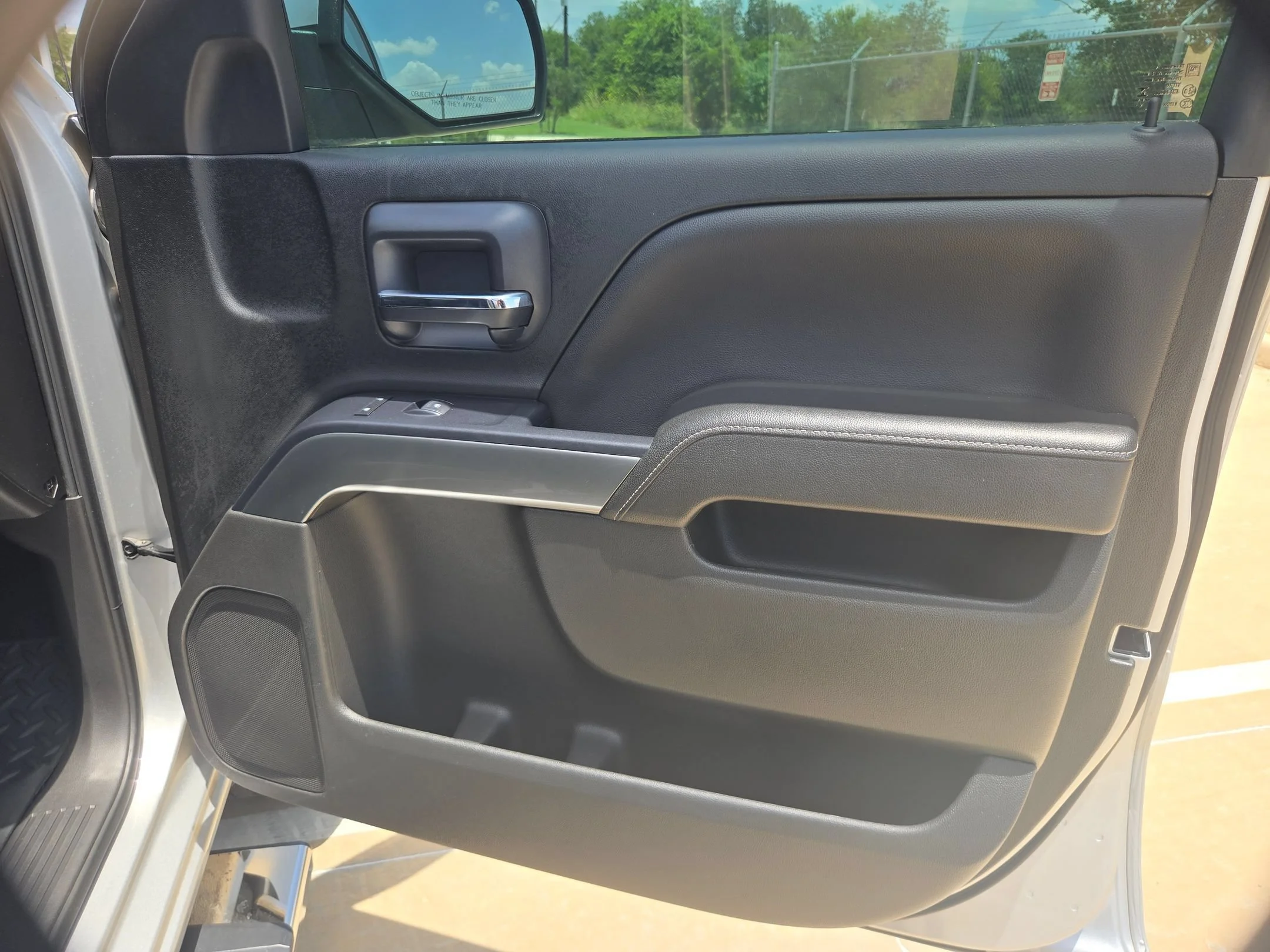 Used 2018 Silver Chevrolet LT image 24