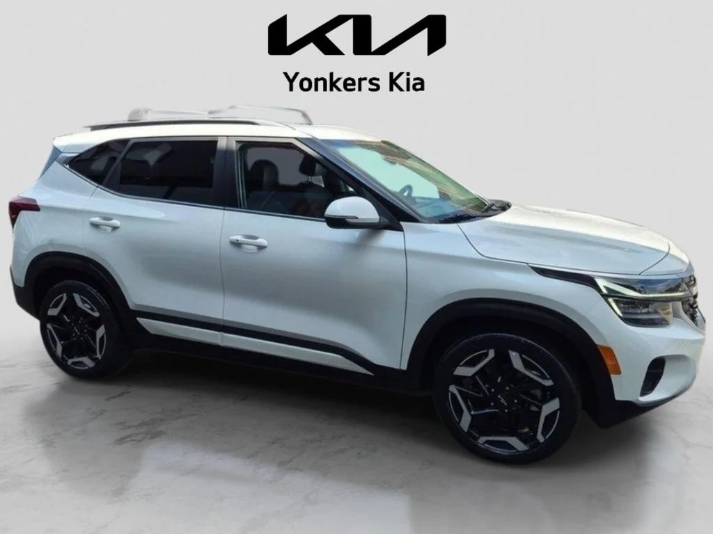 Used 2024 White Kia SX image 5