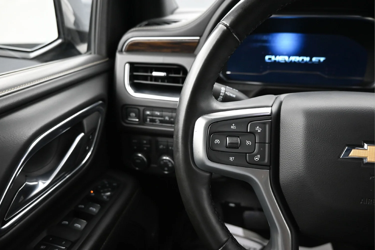 Used 2024 Black Chevrolet Premier image 23