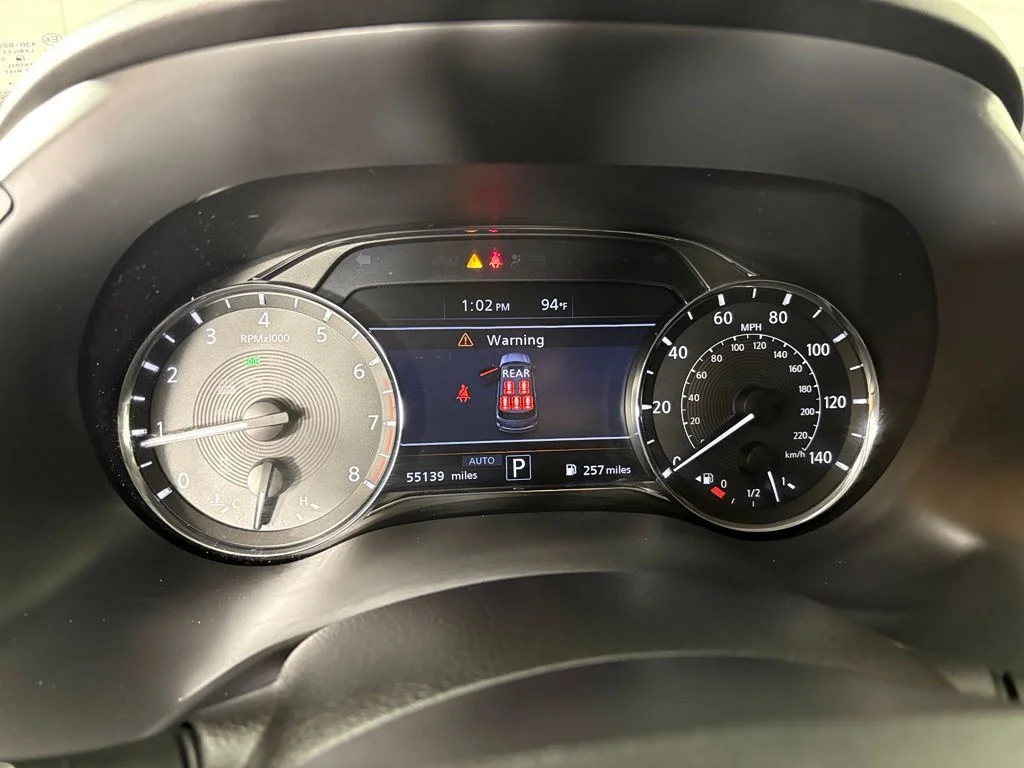 Used 2024 Gray INFINITI LUXE image 23