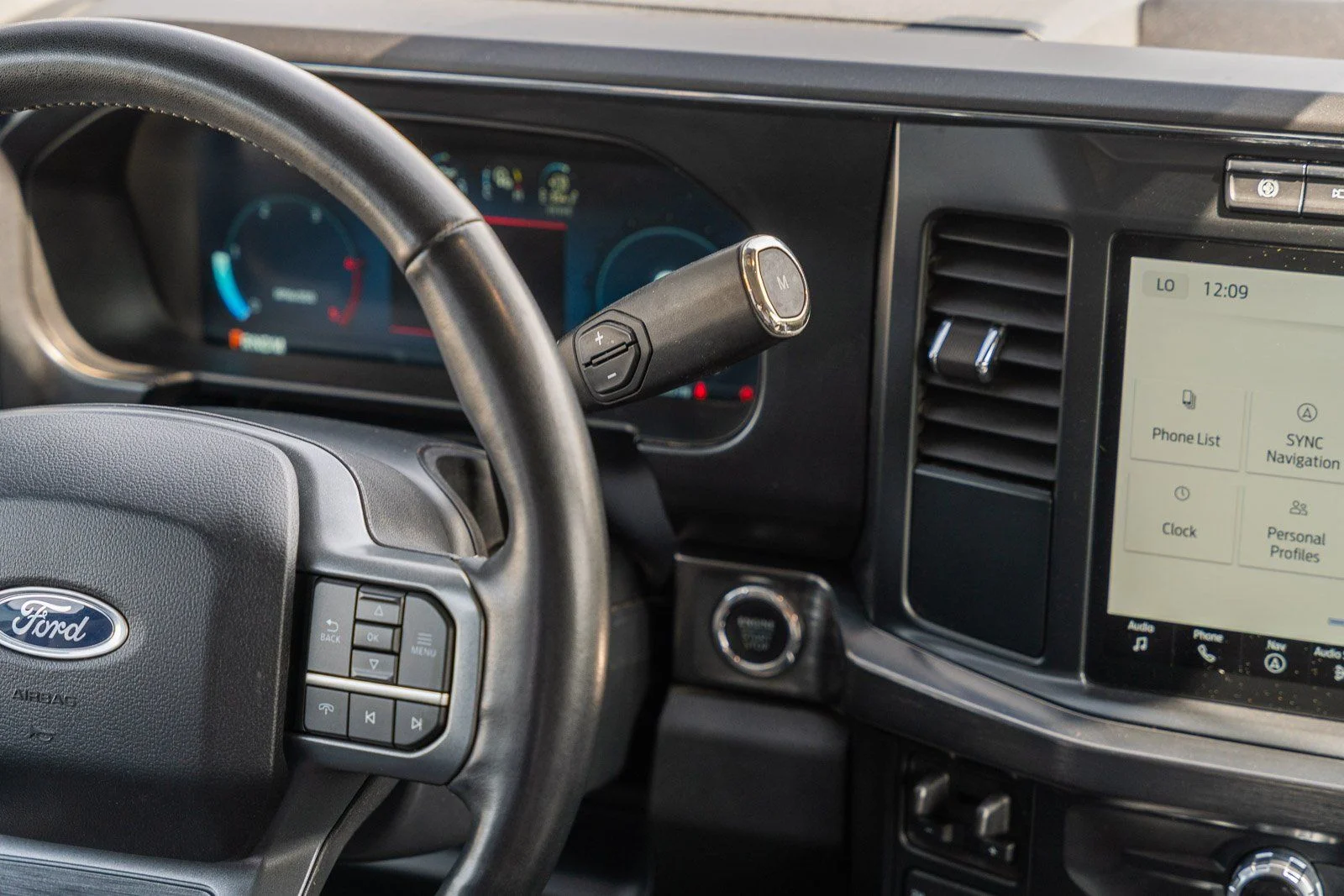 Used 2024 White Ford Lariat image 30