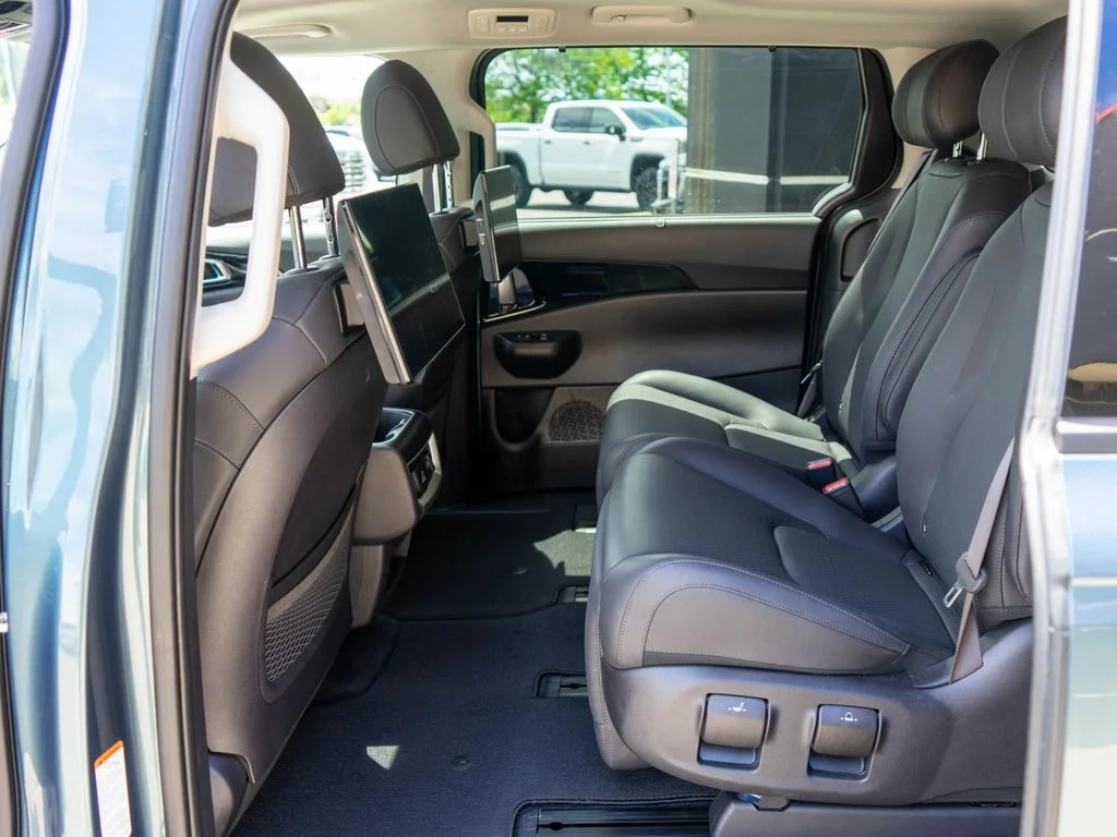 Certified Used 2025 Blue Kia SX Prestige image 14