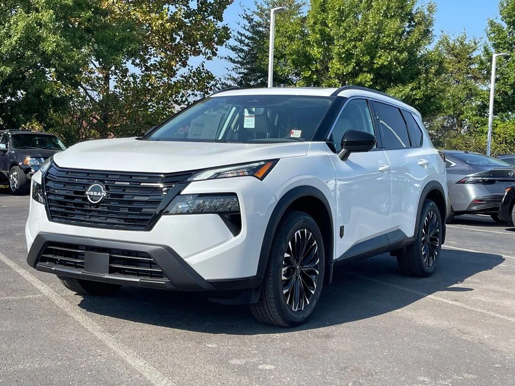 New 2026 Everest White Pearl Tricoat Nissan Dark Armor image 2
