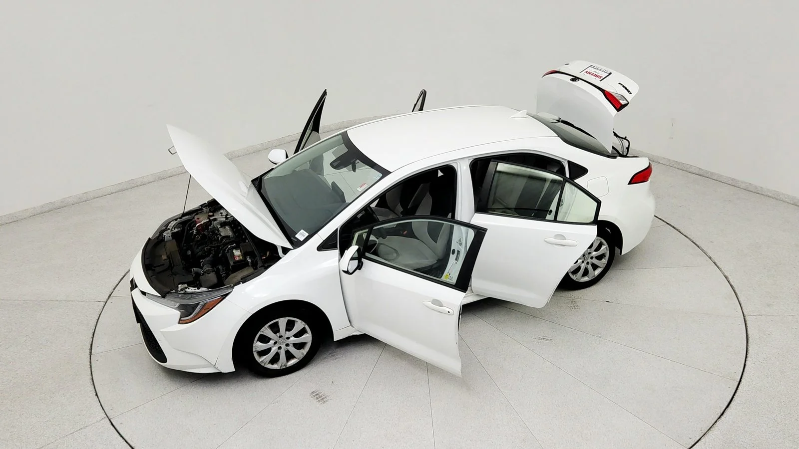 Used 2022 White Toyota LE image 22