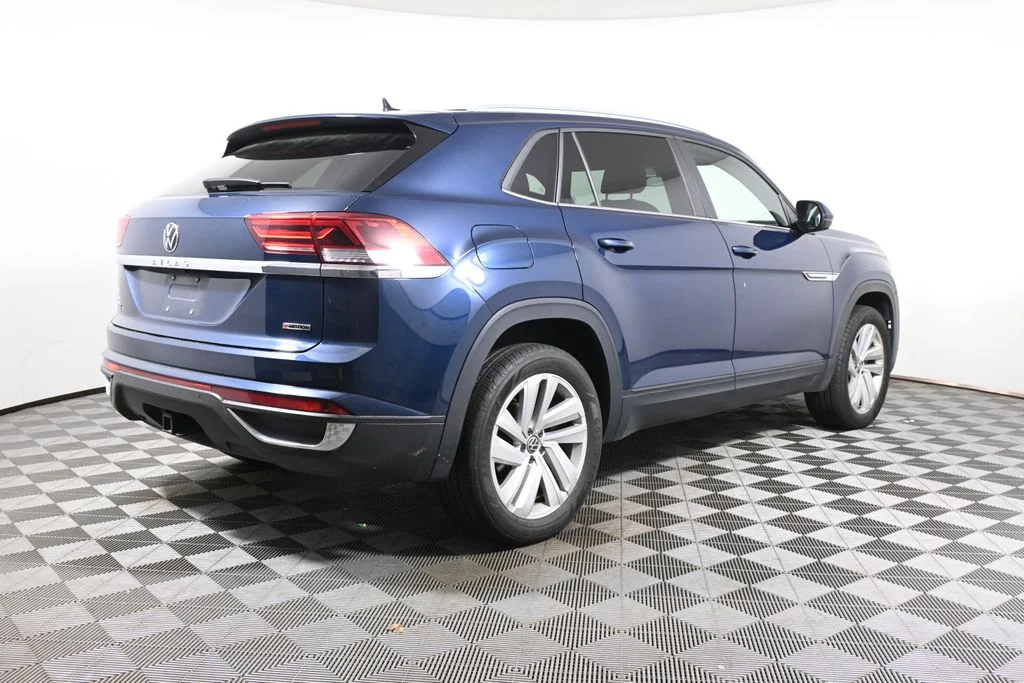 Used 2022 Blue Volkswagen 3.6L V6 SE w/Technology image 7
