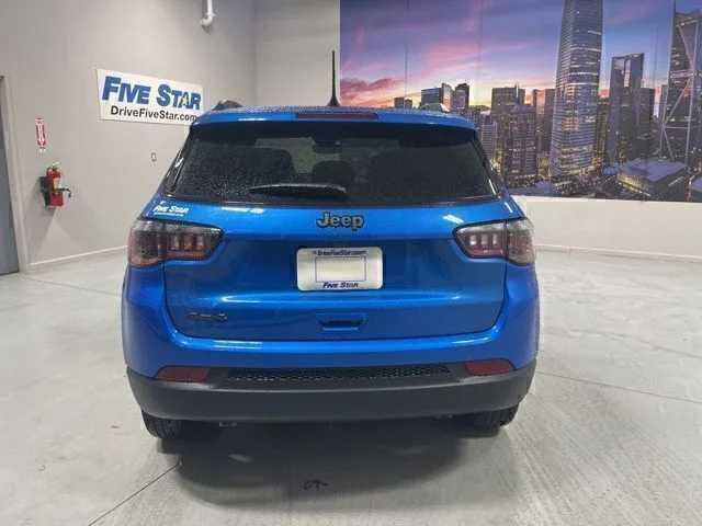 New 2026 Hydro Blue Pearlcoat Jeep Latitude image 23