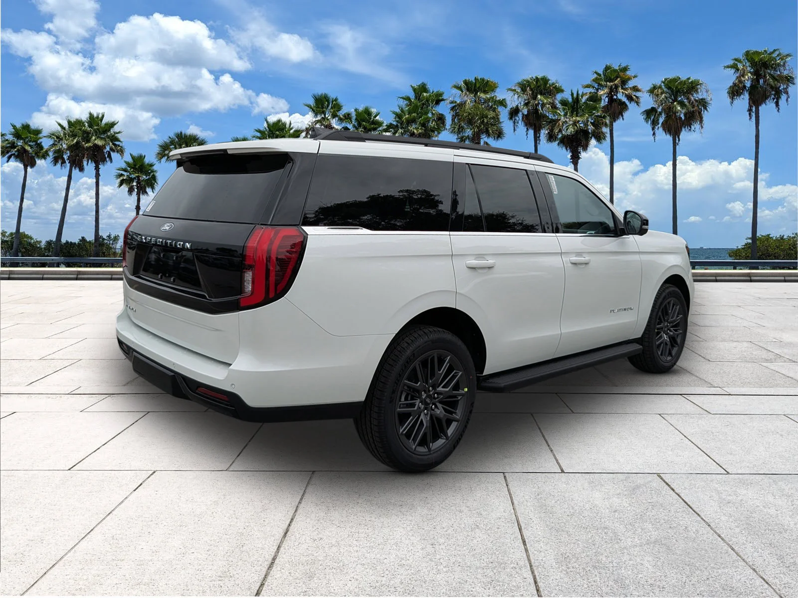New 2027 Star White Metallic Tri-Coat Ford Platinum image 7