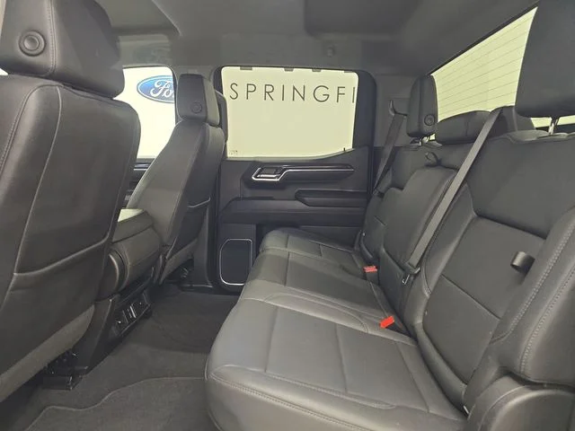 Used 2025 Summit White GMC SLT image 18