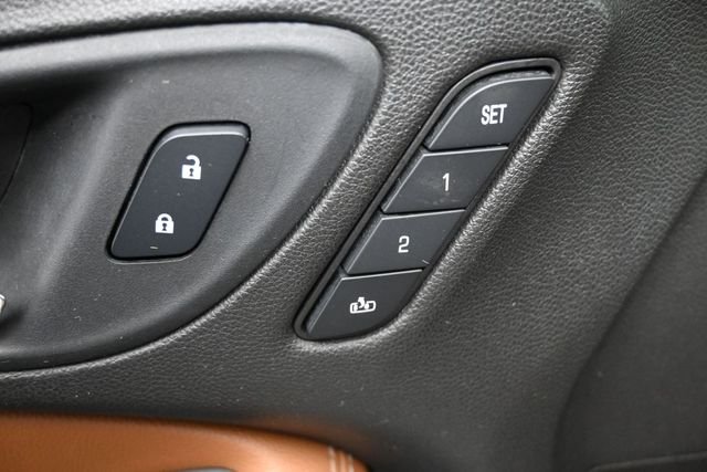 Used 2021 White Buick Essence image 21