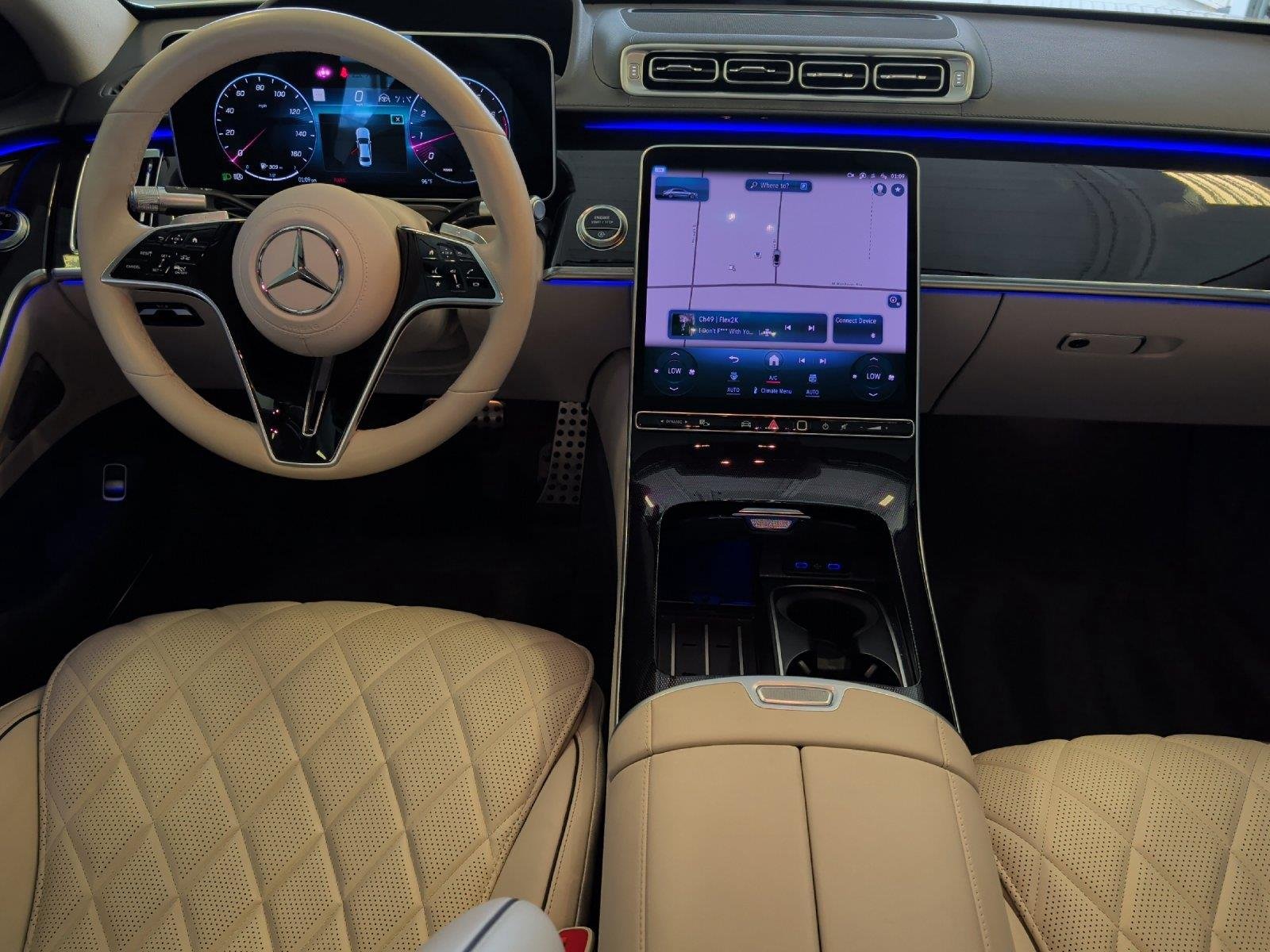 Used 2023 MANUFAKTUR Diamond White Mercedes-Benz S 580 image 36