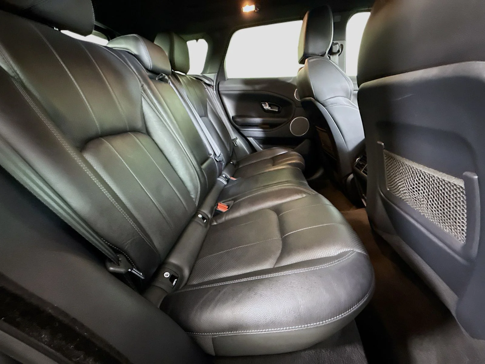 Used 2017  Land Rover SE image 23