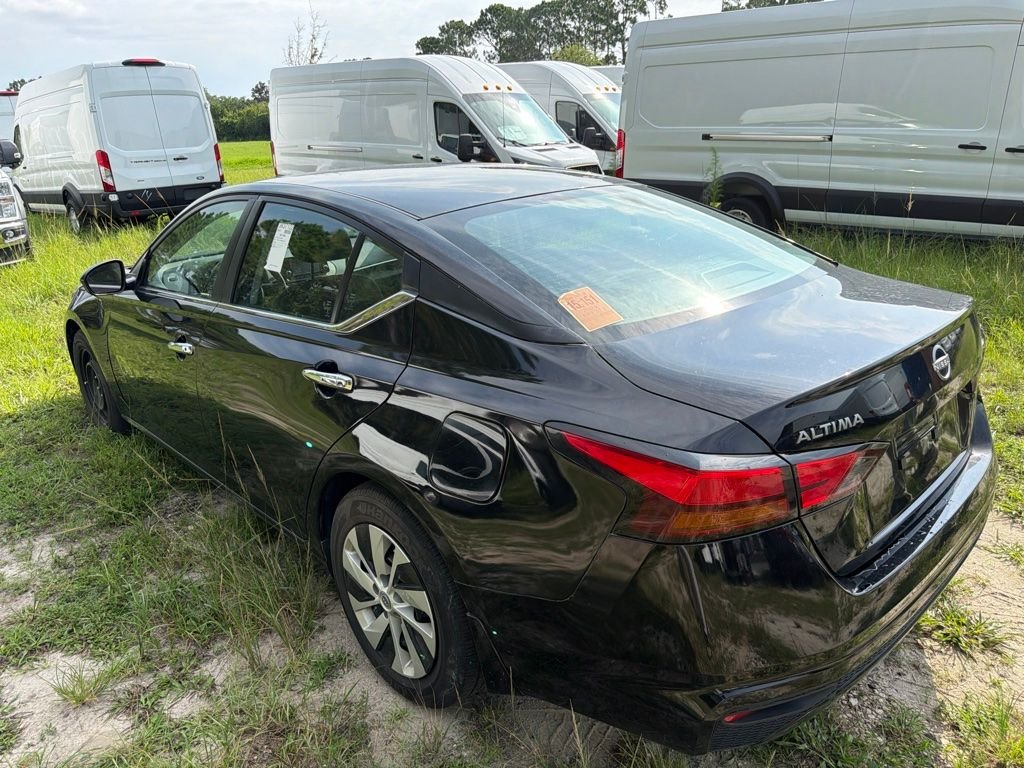 Used 2024 Black Nissan 2.5 S image 11
