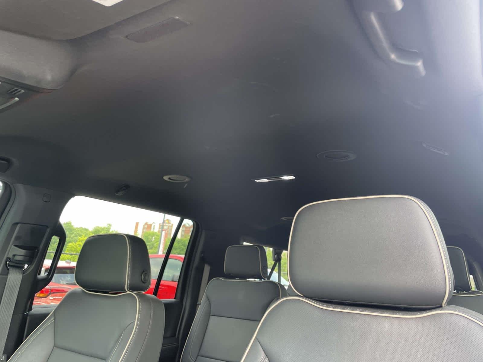 Used 2025 Summit White GMC Elevation image 5