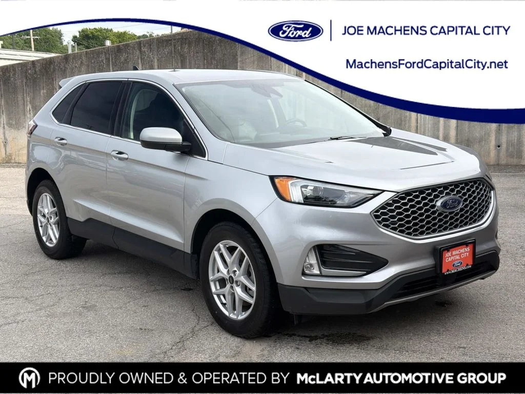 Used 2023 Silver Ford SEL image 1