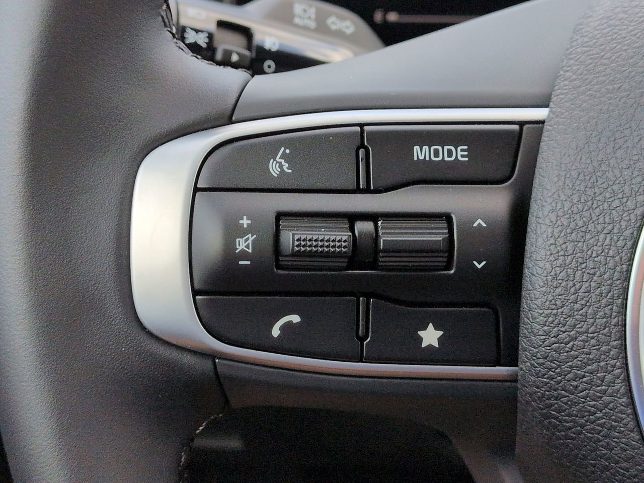 New 2026 Snow White Pearl Kia GT-Line image 24