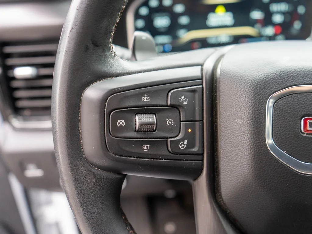 Used 2023 White GMC AT4 image 18