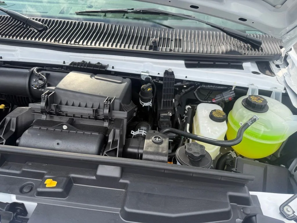 New 2027 Oxford White Ford E-450 DRW image 55