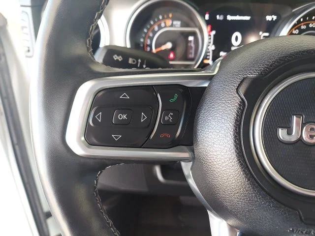 Used 2022 White Jeep Unlimited Sahara image 12