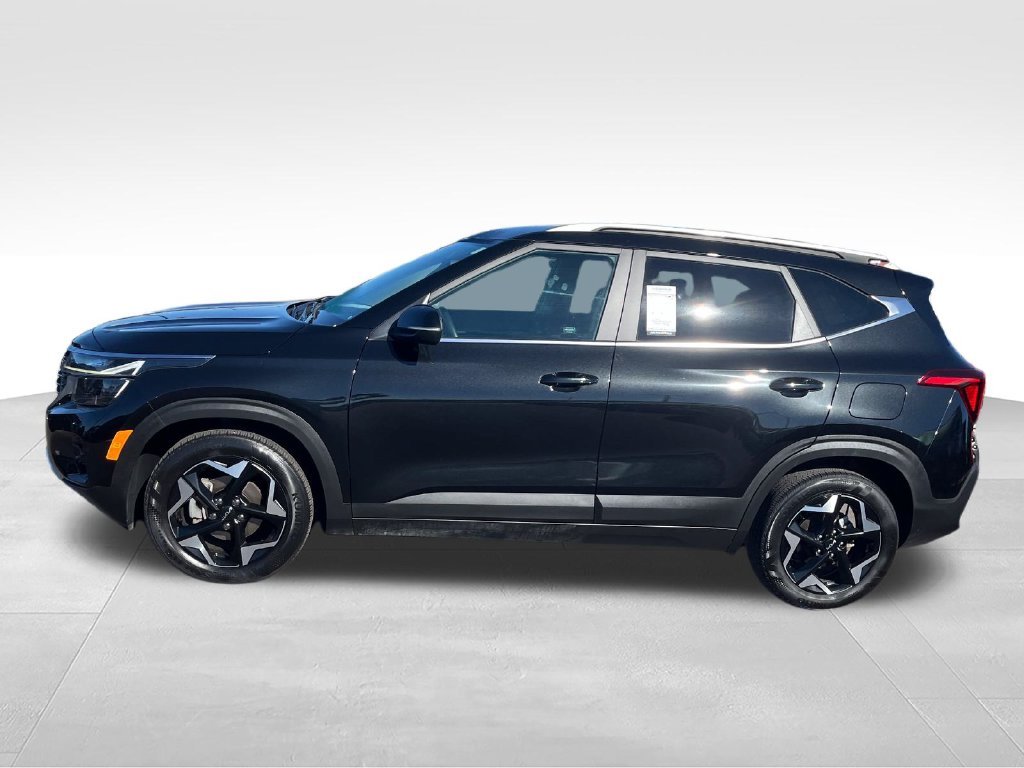 Used 2025 Black Kia EX image 2