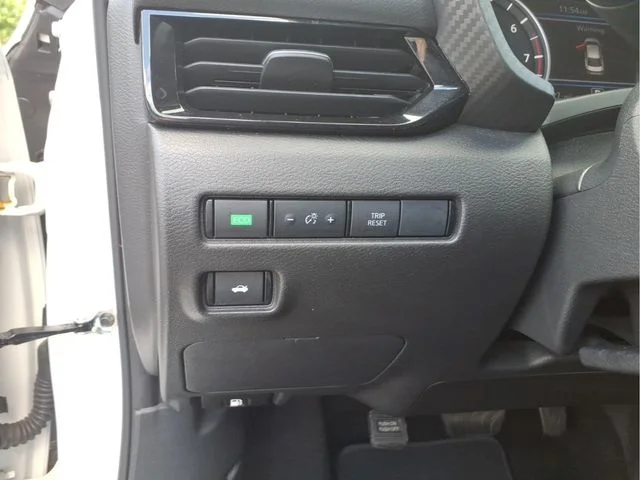 Used 2025 White Nissan SV image 20